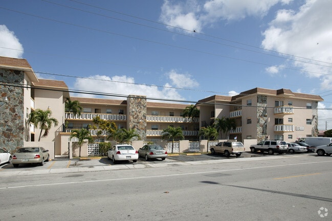 Primary Photo - Sunside Apartments