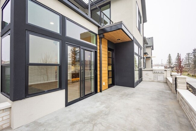 Building Photo - Brand New Townhouse in Luxury Neighborhood