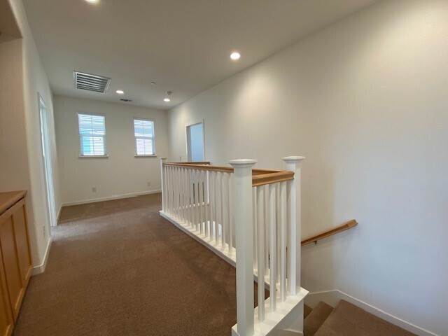 Building Photo - Beautiful New Home For Rent in Roseville!