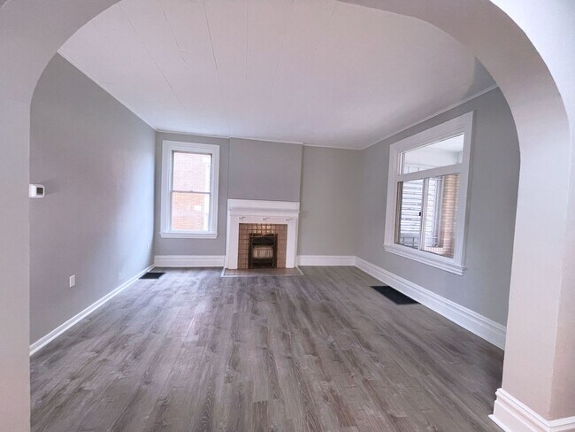 Building Photo - 62 N Bryant Ave