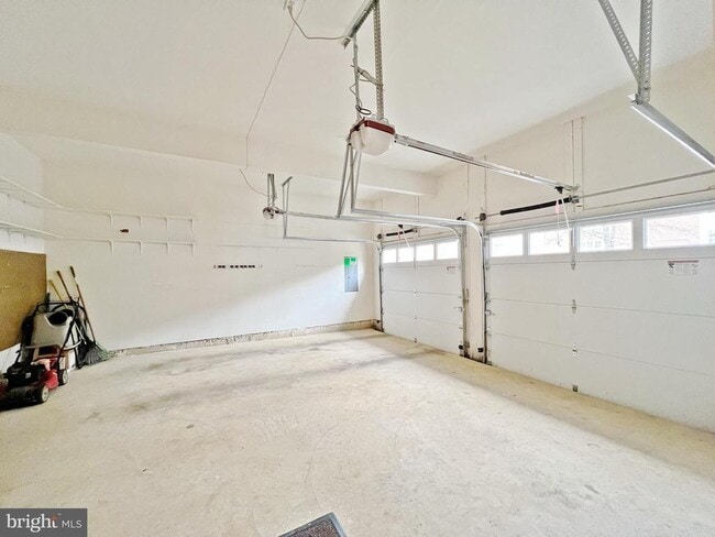 Building Photo - 1209 N Vernon St