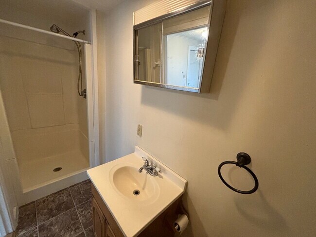 Building Photo - Cozy & Affordable 1BR Apartment with Heat Included – Convenient Sanford Location!