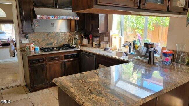 Building Photo - 2409 Grapevine Dr