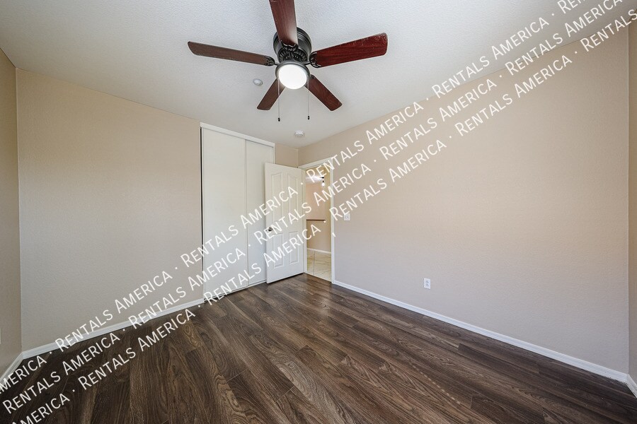 Building Photo - 1404 S Crossbow Ct