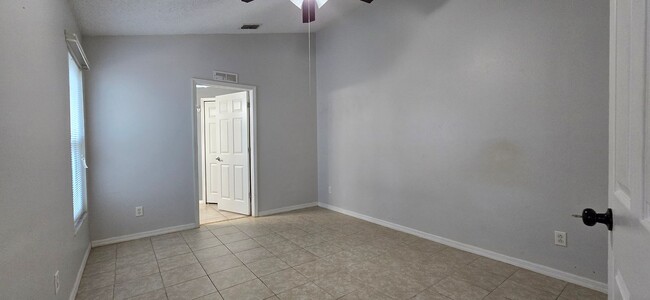 Building Photo - 3412 Palm Beach Dr