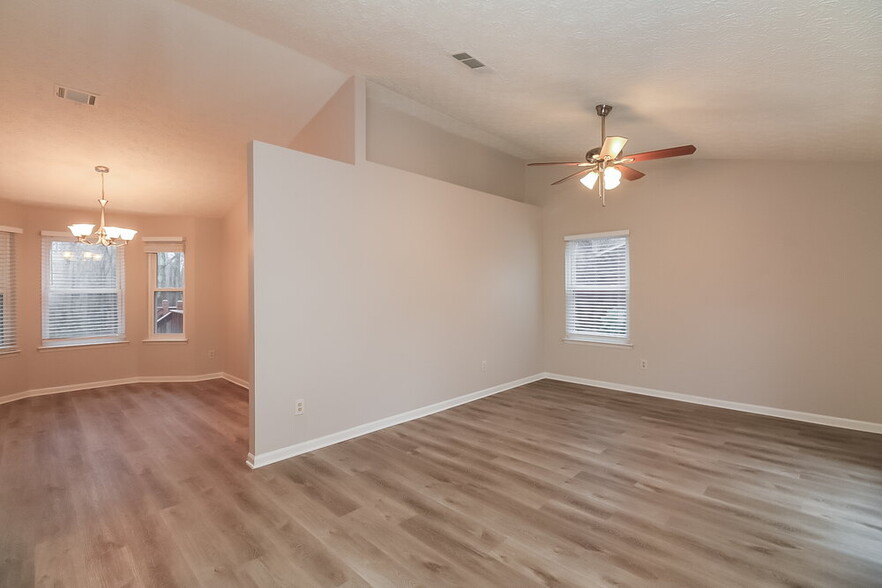Building Photo - 162 Blue Heron Dr