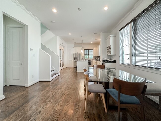 Building Photo - 2 Hermann Park Ct