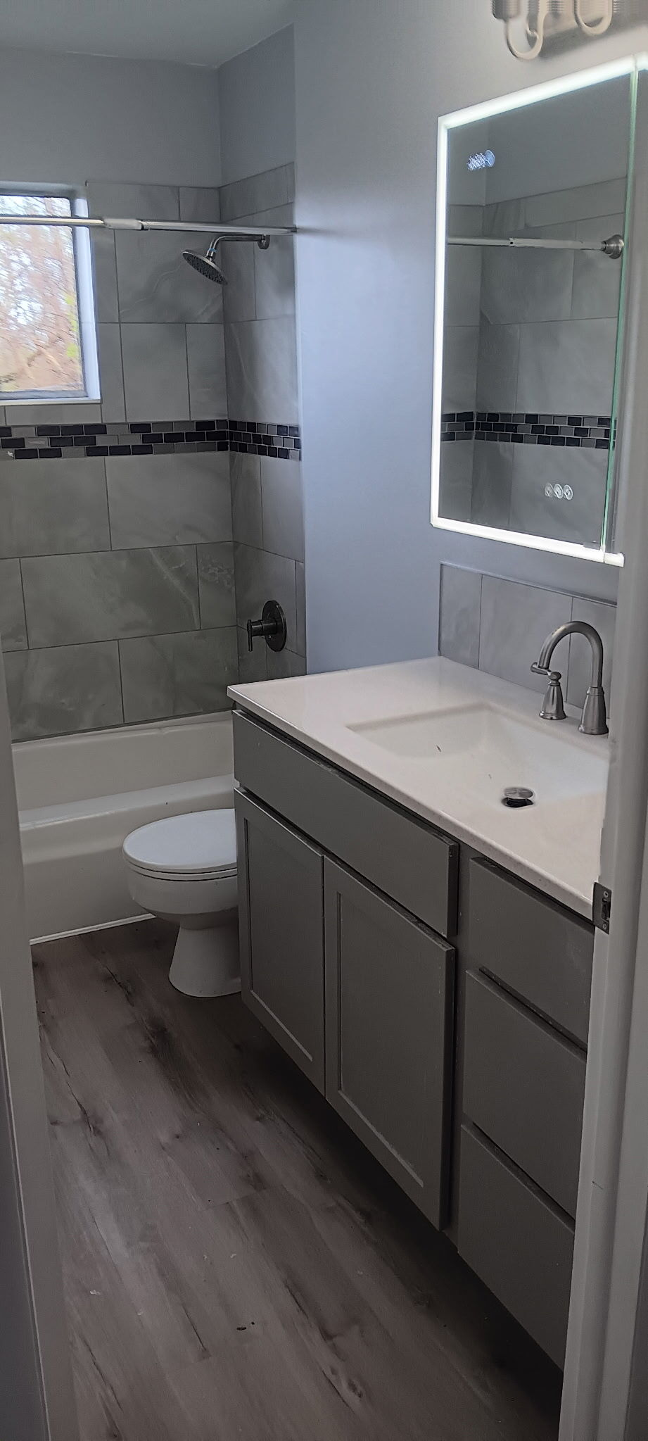 Building Photo - 246 Cluster Ave