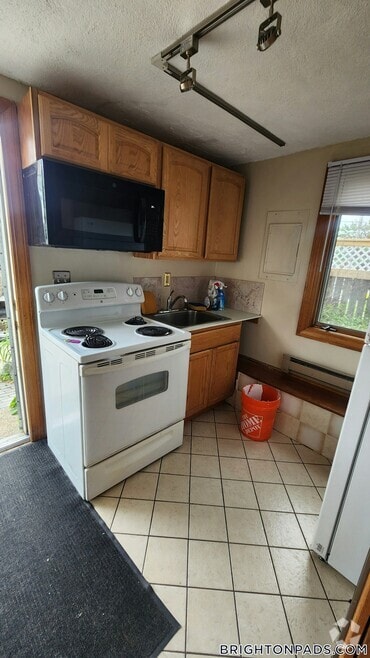Building Photo - 54A Falkland St