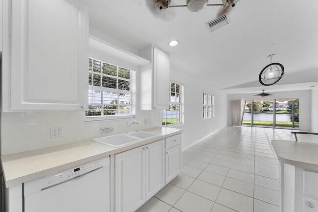 Building Photo - 8270 Eleuthera Ln