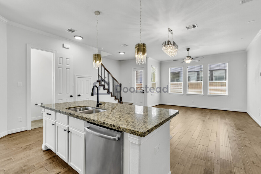 Building Photo - 1507 Peyton Oaks Pl