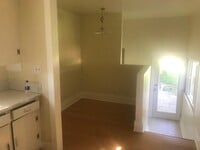 Building Photo - 2-Bedroom 1-Bathrrom Single Family Home