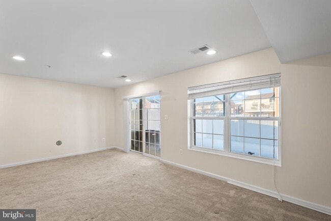 Building Photo - 4904 Olympia Pl