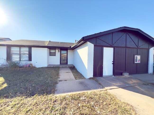 Primary Photo - 8613 S Independence Ave