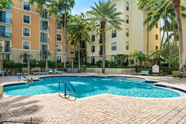 Building Photo - 630 S Sapodilla Ave