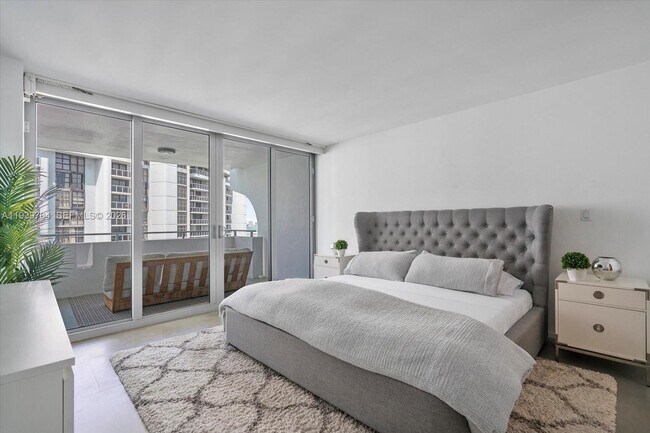 Building Photo - 11 Island Ave