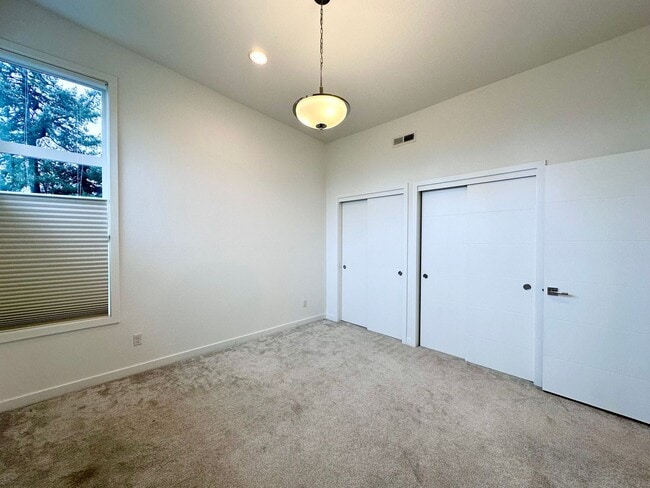 Building Photo - Exceptional Modern 3-Story Single-Family Home Near Woodstock