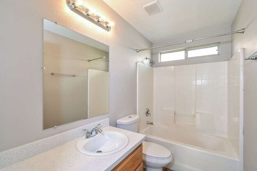 Building Photo - 5277 Vine Hill Ct