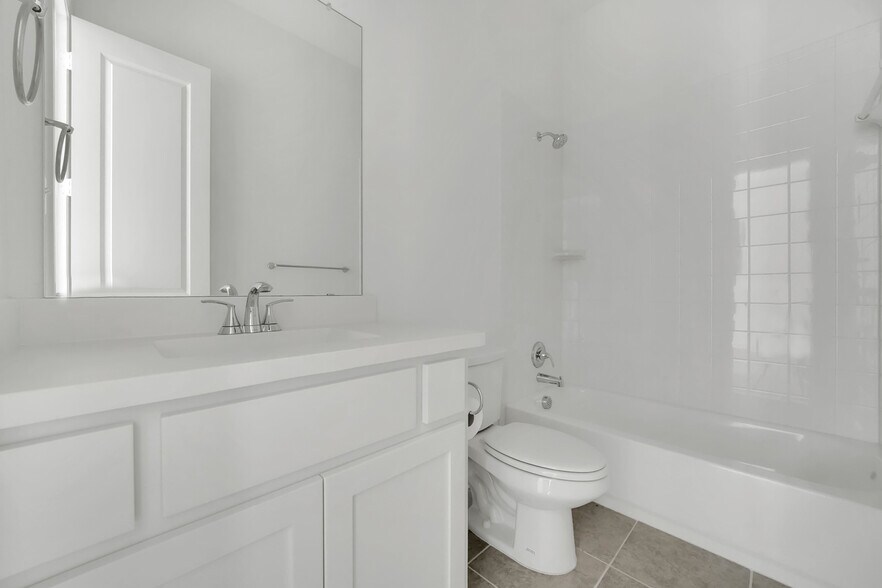 Building Photo - 3729 Paradise Way