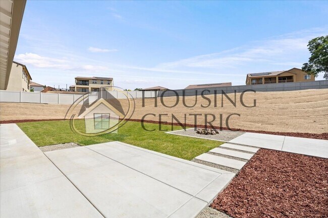 Building Photo - Modern & Elegant Living in Emerald Peak, E...