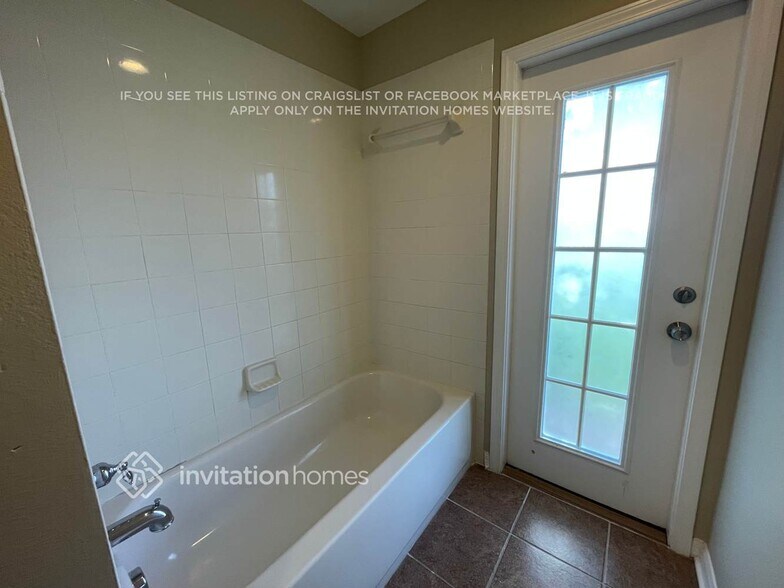 Building Photo - 13616 Artesa Bell Dr