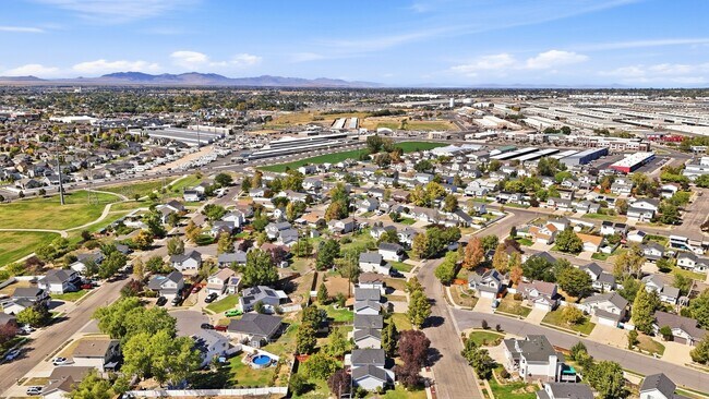 Building Photo - 2015 Katies Way