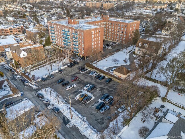 Building Photo - 21 Fairview Ave