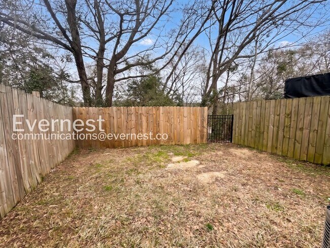 Building Photo - 1588 King James Dr
