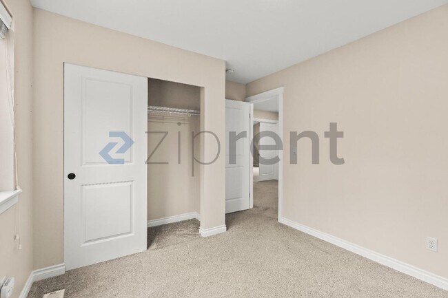 Building Photo - 7413 NE 200th St