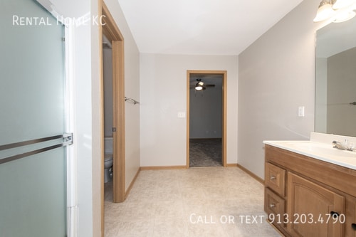 Building Photo - 830 S Woodson Ct