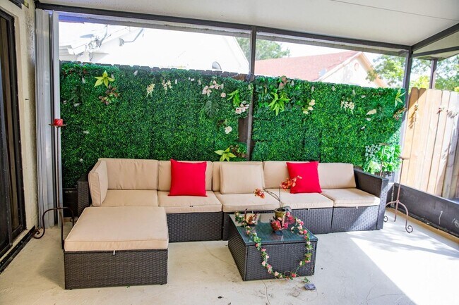 Building Photo - 156 Colly Way