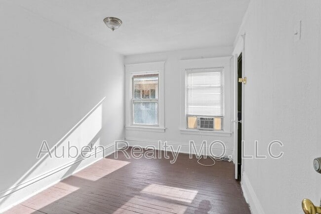 Building Photo - 3825 Walnut St