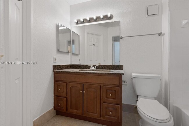 Building Photo - 12400 Vista Isles Dr