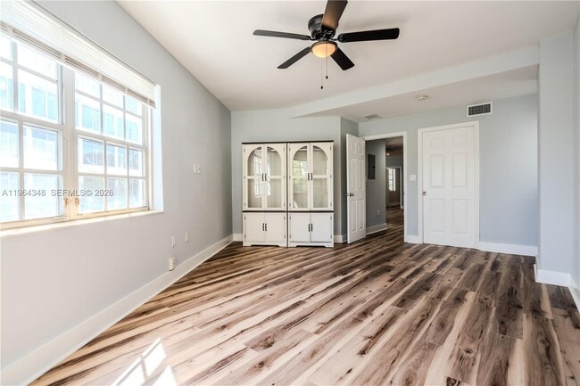 Building Photo - 2383 Flamingo Dr