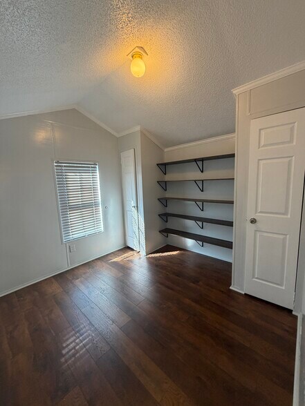 Building Photo - 2072 S Jefferson St