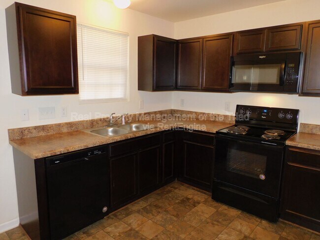 Building Photo - 1405 Asher Downs Dr