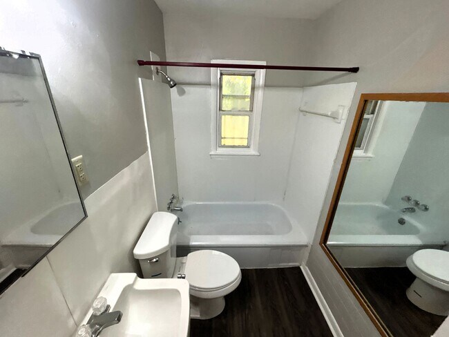 Building Photo - 1755 Cornelia Ln