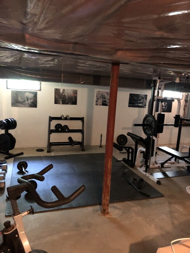 Building Photo - 16 Village Victoria