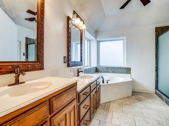 Building Photo - 4806 Highlands Dr