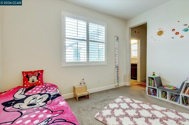 Building Photo - 582 Mandevilla Dr