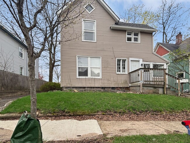 Primary Photo - 716 Kellogg St SE