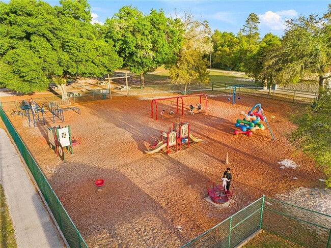 Building Photo - 265 Marion Oaks Manor