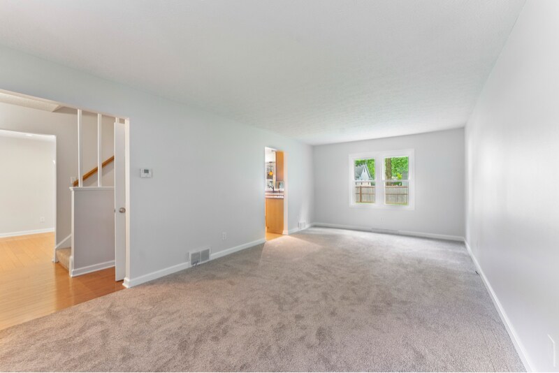 Building Photo - 158 N Colonial Dr