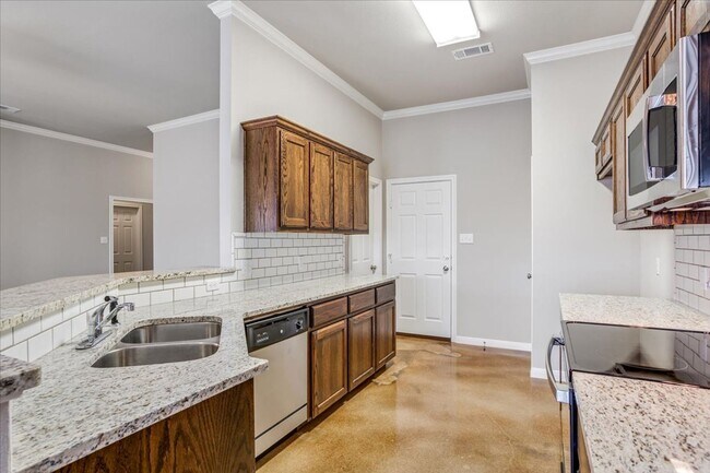 Building Photo - New Duplex on Hilltop Drive | Midway ISD