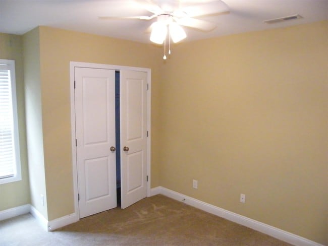 Building Photo - 1020 Granite Grove