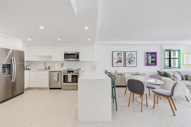 Building Photo - 1865 Brickell Ave