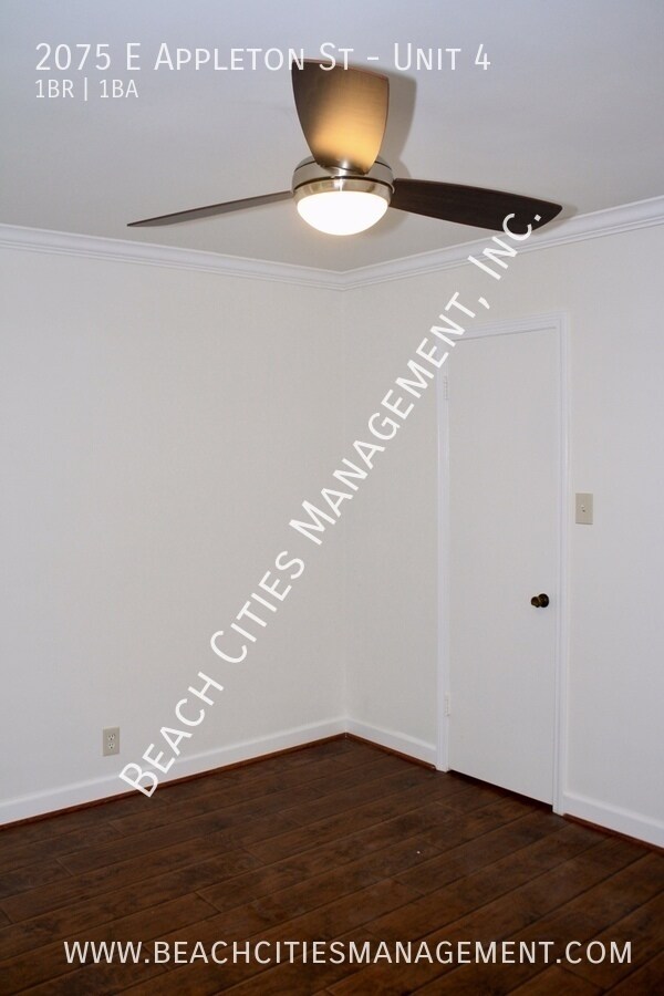 Building Photo - 2075 E Appleton St