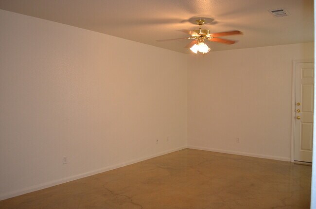 Building Photo - 938 RAMB