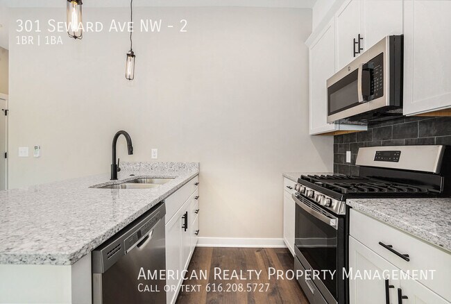 Building Photo - 301 Seward Ave NW