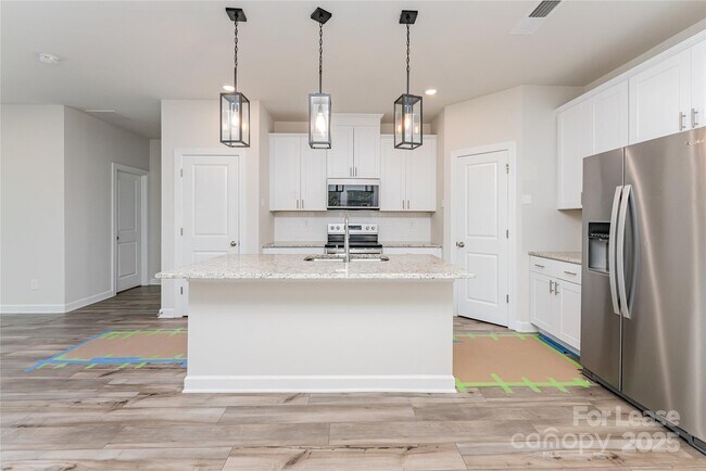 Building Photo - 2352 Belterra Dr